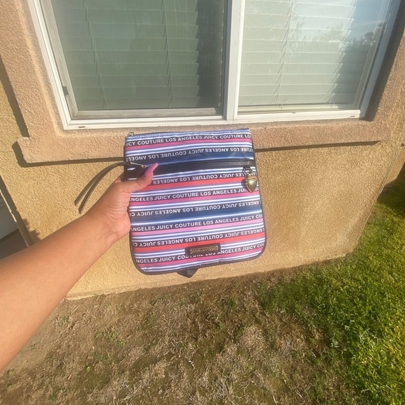 JUICY COUTURE LOS ANGELES crossbody - Picture 1 of 12